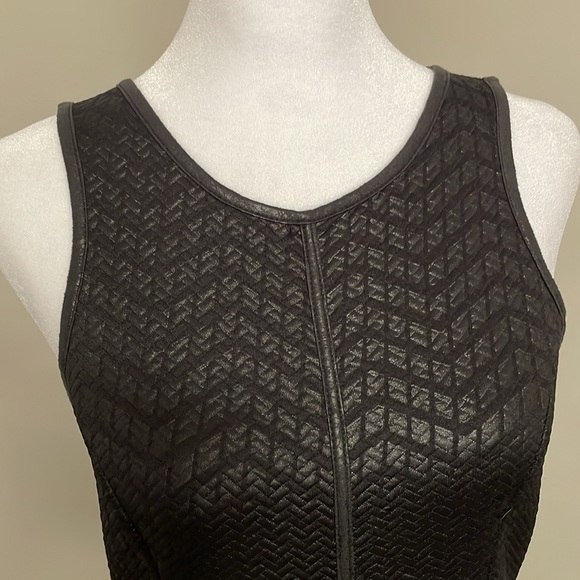 Monteau Los Angeles Bodycon Dress - Picture 5 of 7